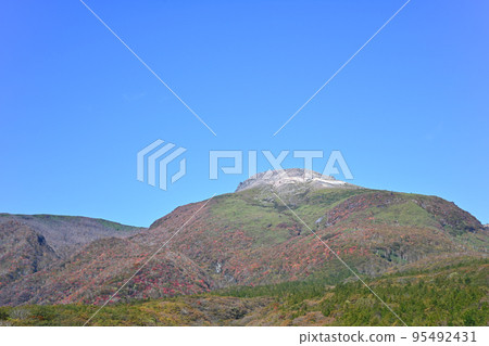 Autumn leaves and scenery of Nasu mountain range in Tochigi prefecture Autumn leaves and scenery of Nasu mountain range in Tochigi prefecture 95492431
