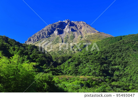 [Nagasaki Prefecture] Mt. Unzen (Heisei Shinzan) in fine weather seen from Senbongi Observatory 95493047