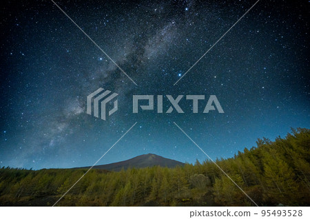 Mt.Fuji Subashiriguchi Fifth Station Milky Way and yellow larch leaves Mt.Fuji Subashiriguchi Fifth Station Milky Way and yellow larch leaves 95493528