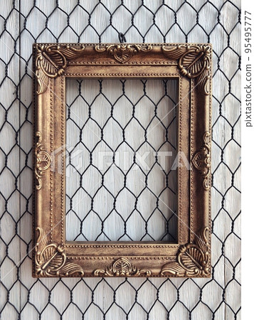 Antique gold picture frame 95495777
