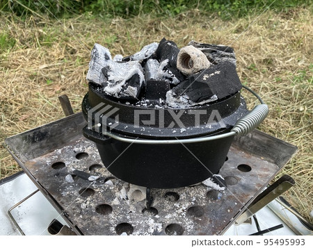 Dutch oven Dutch oven 95495993