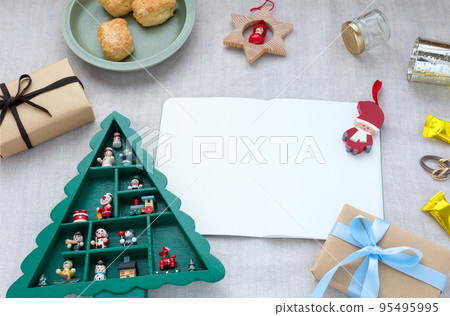 Christmas tree ornaments, Christmas gifts and notebook decorations 95495995