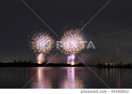Kita Ward Fireworks Festival: 2022 95498602