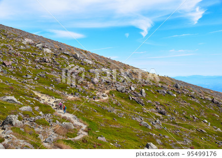 秋天那須山登山道 95499176