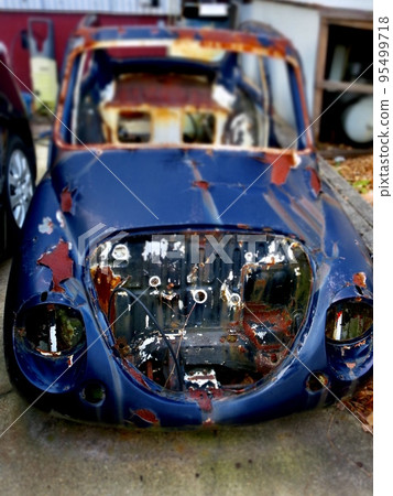 retro car before restoration 95499718