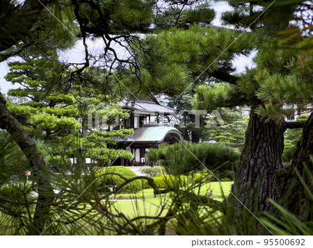 秋天寒冷的栗林庭園(10月上旬) 秋天寒冷的栗林庭園(10月上旬) 95500692