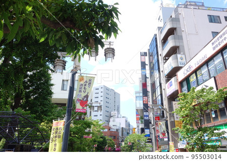 Shopping street near Chitose-karasuyama Station on the Keio Line Shopping street near Chitose-karasuyama Station on the Keio Line 95503014