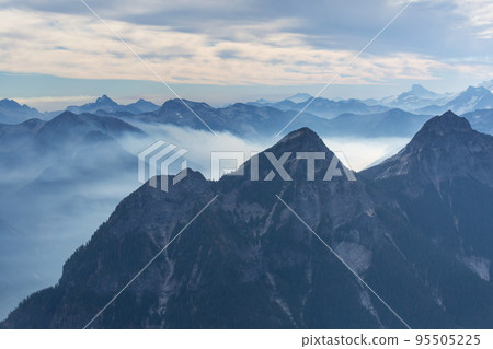 Mountains in Washington 95505225