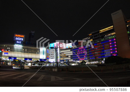 2022年新宿站西口夜景1 95507886