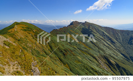 Autumn Tanigawa mountain range, Mt. Ichinokura - Mt. 95507975