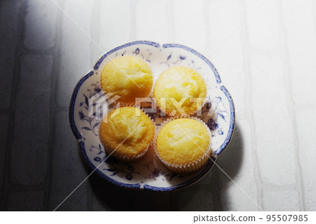 嬌小的蛋糕 95507985