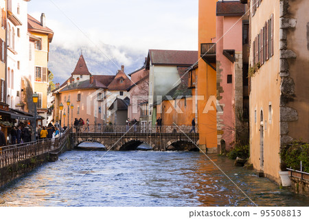 Annecy. FRANCE. View of the river Thiou flowing through the city of Annecy 95508813