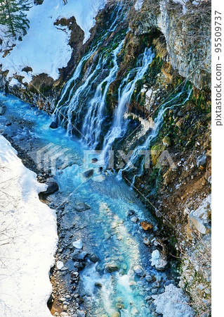 Shirahige Falls (Biei Town, Hokkaido) Shirahige Falls (Biei Town, Hokkaido) 95509737