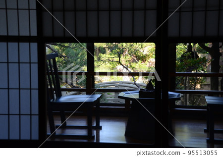 Veranda, long-established inn, Japanese restaurant, view of the courtyard 95513055