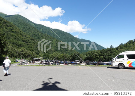 黑部立山阿爾卑斯山脈路線關西電力扇澤總站巴士站 95513172