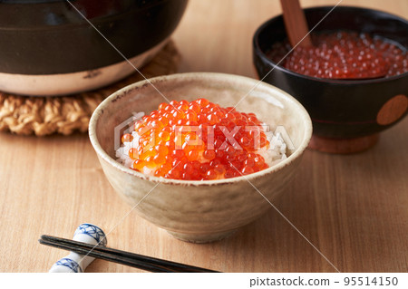 How much soy sauce marinated on white rice 95514150