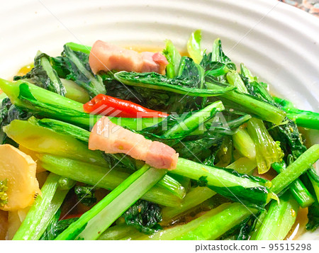 Chinese Home Cooking・Stir-fried Hammeat (Chinese Stir-fried Asparagus and Bacon) 95515298