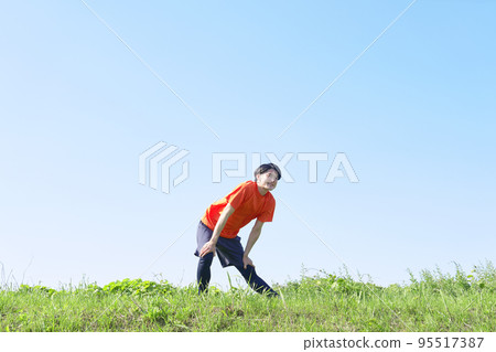 男人在外面熱身 95517387