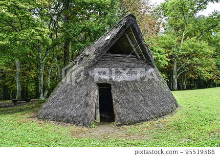 茅野市立石文繩文考古博物館，恢復Yosuke One Ruins的住所 95519388