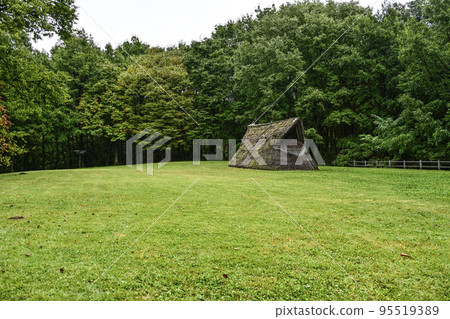 茅野市立石文繩文考古博物館，恢復Yosuke One Ruins的住所 95519389