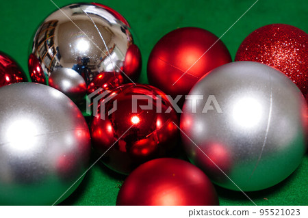 Ornate Christmas ornaments 95521023