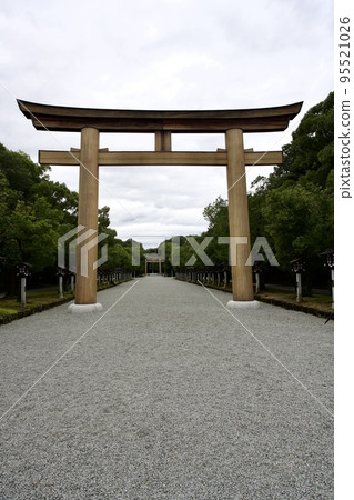 Omotesando of Kashihara Shrine (Kashihara City, Nara Prefecture) 95521026
