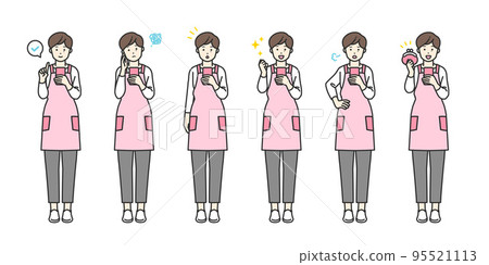 一組操作智能手機的中代家庭主婦 95521113