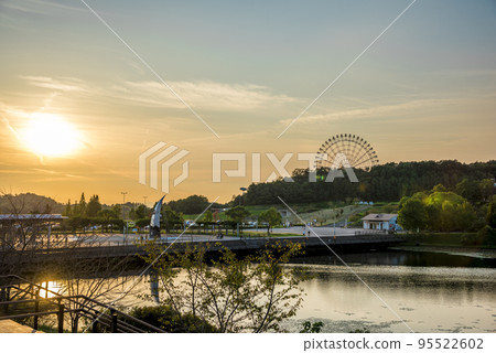 《愛知縣》愛知萬博紀念公園（森子公園）戀池夜景 95522602