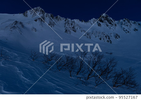 Central Alps Senjojiki Cirque Nagano Pre-dawn blue moment Central Alps Senjojiki Cirque Nagano Pre-dawn blue moment 95527167