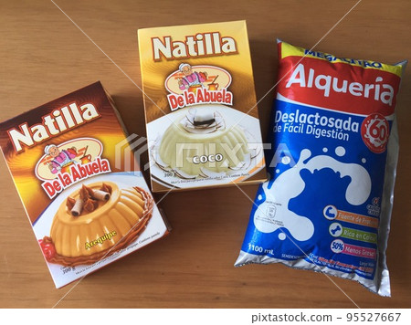 Overseas products, Natilla and milk 95527667