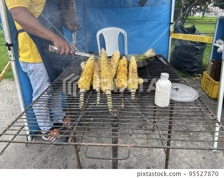 烤玉米,哥倫比亞 烤玉米,哥倫比亞 95527870