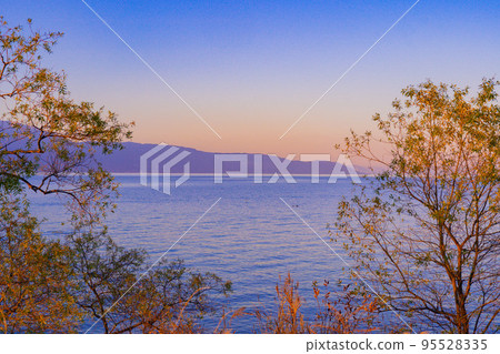 琵琶湖黃昏舒緩的風景照 琵琶湖黃昏舒緩的風景照 95528335
