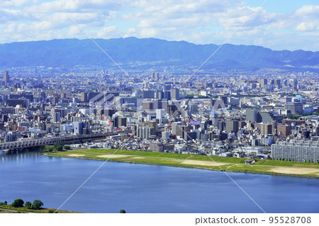 Suburbs of big cities (view from Osaka toward Amagasaki City) 95528708