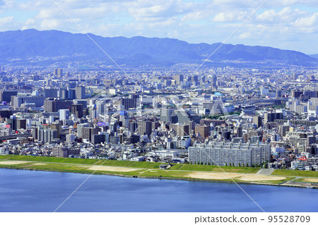 大城市的郊區（從大阪看尼崎市） 95528709