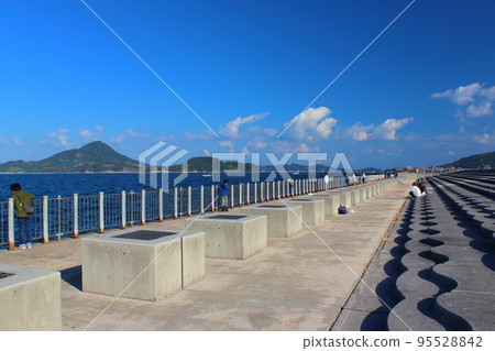 [Matsuyama City, Ehime Prefecture] Okaga Fishing Park Gogoshima Seto Inland Sea 95528842