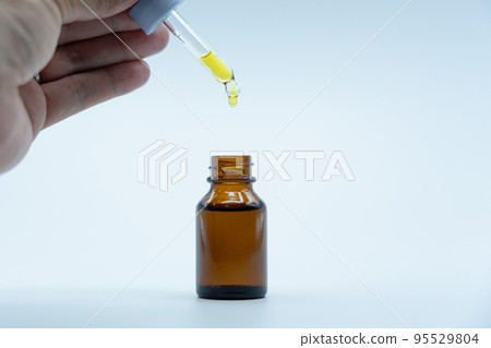 聲稱對您的健康有益的合法 CBD 油 聲稱對您的健康有益的合法 CBD 油 95529804