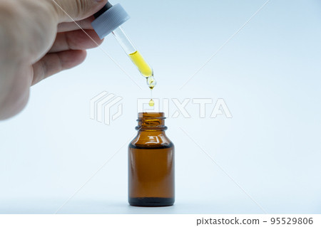 聲稱對您的健康有益的合法 CBD 油 95529806