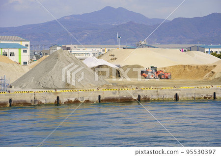 沙子和礫石/土壤 沙子和礫石/土壤 95530397