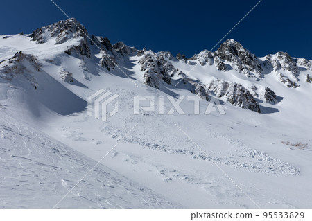 中央阿爾卑斯千疊敷馬戲團長野縣千疊敷馬戲團絕景和雪崩痕跡 中央阿爾卑斯千疊敷馬戲團長野縣千疊敷馬戲團絕景和雪崩痕跡 95533829