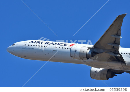 Air France passenger plane B777-300ER 95539298