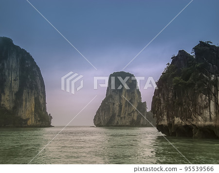 Ha Long Bay, Vietnam 95539566