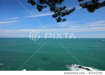 Urado, Kochi City, Kochi Prefecture: Katsurahama (Honhama), home to the bronze statue of Ryoma Sakamoto, a famous place that represents Kochi Urado, Kochi City, Kochi Prefecture: Katsurahama (Honhama), home to the bronze statue of Ryoma Sakamoto, a famous place that represents Kochi 95542595