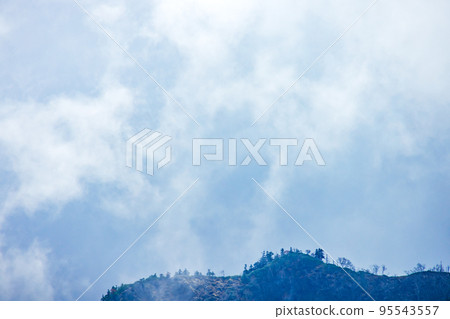 從日光白根山看秋葉的山景 從日光白根山看秋葉的山景 95543557