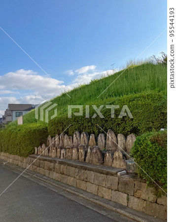 Kita Ward, Kyoto City Hirano Torii Maemachi Odoi and Stone Buddha 95544193
