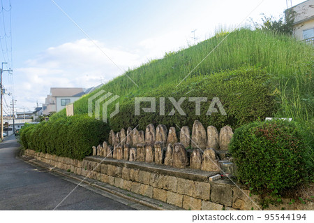 Kita Ward, Kyoto City Hirano Torii Maemachi Odoi and Stone Buddha 95544194