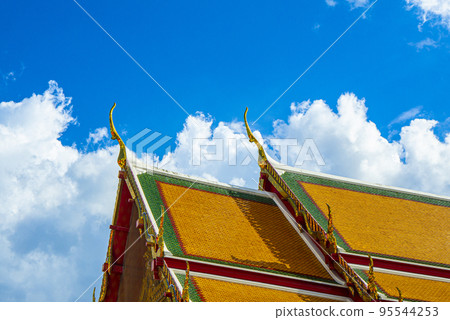 thai temple roof 95544253