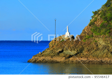 [Kumamoto Prefecture] Statue of Maria on the Sea in Sunny Weather (Amakusa Sakitsu Village) 95546417