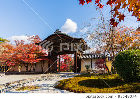 Autumn in Kyoto Saga-Arashiyama Nison-in Temple with autumn leaves Imperial messenger gate Autumn in Kyoto Saga-Arashiyama Nison-in Temple with autumn leaves Imperial messenger gate 95549074