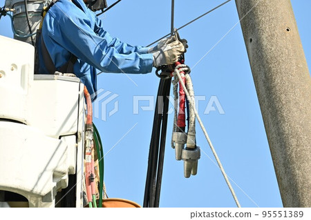 Electric wire construction work scenery Electric wire construction work scenery 95551389