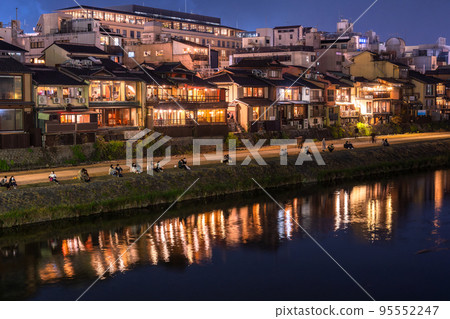 “京都府”鴨川夜景，京都街頭 95552247